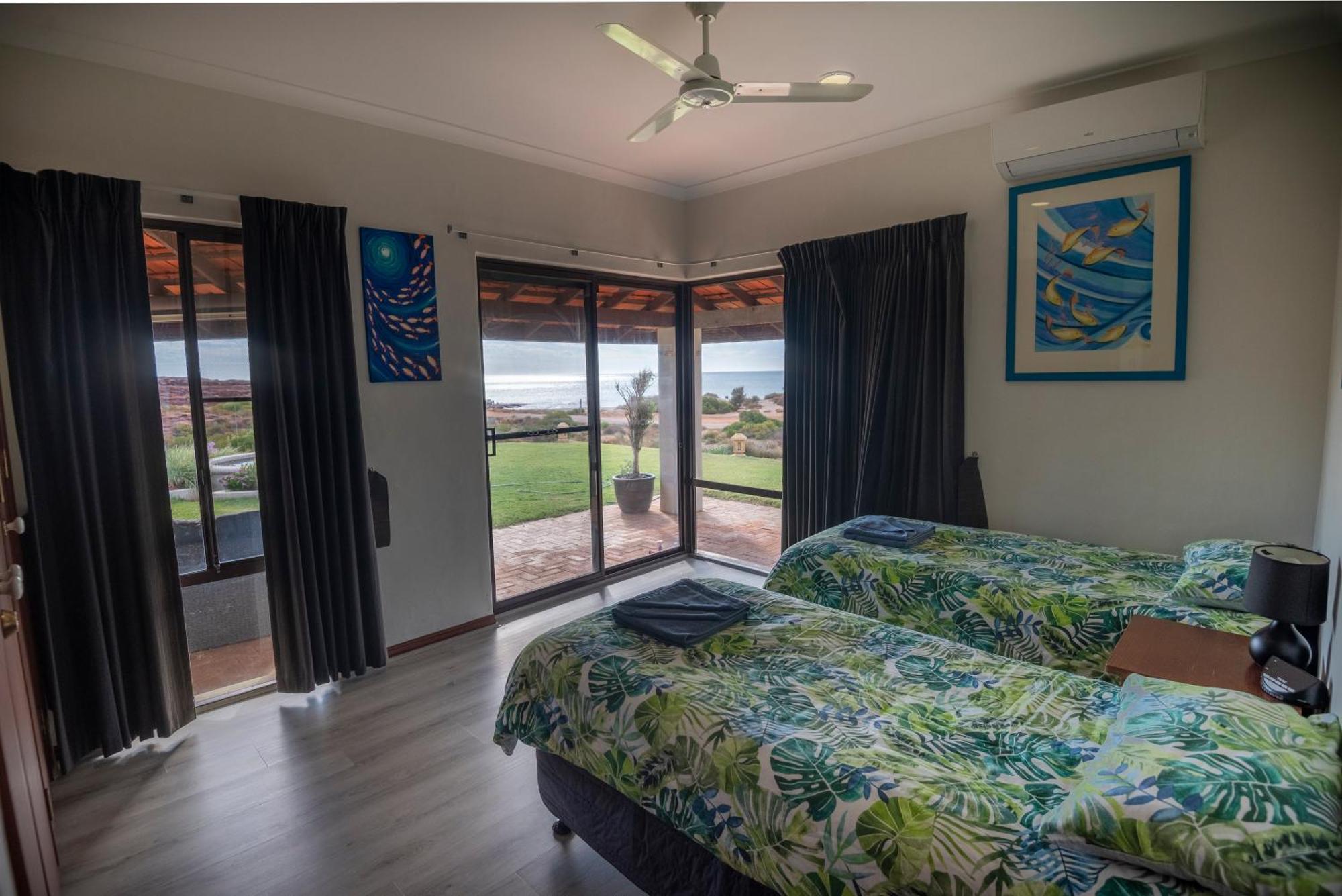 Готель Kalbarri Red Bluff Tourist Park Екстер'єр фото